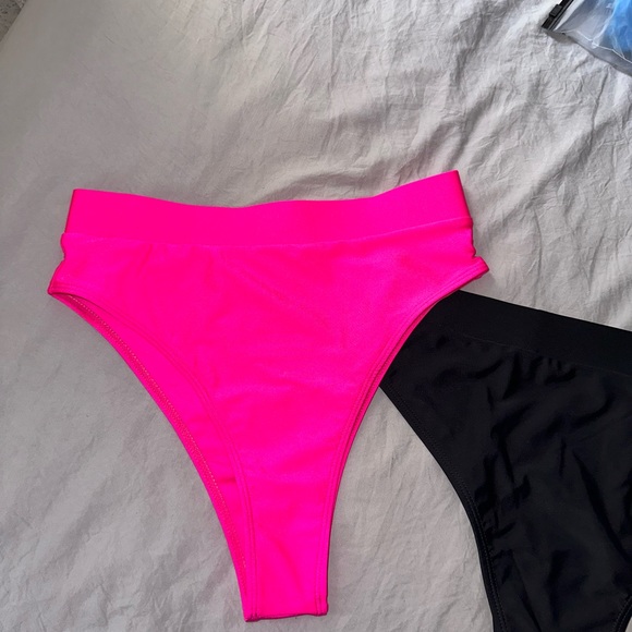 Shein bikini bottoms available in black and pink - Picture 3 of 3